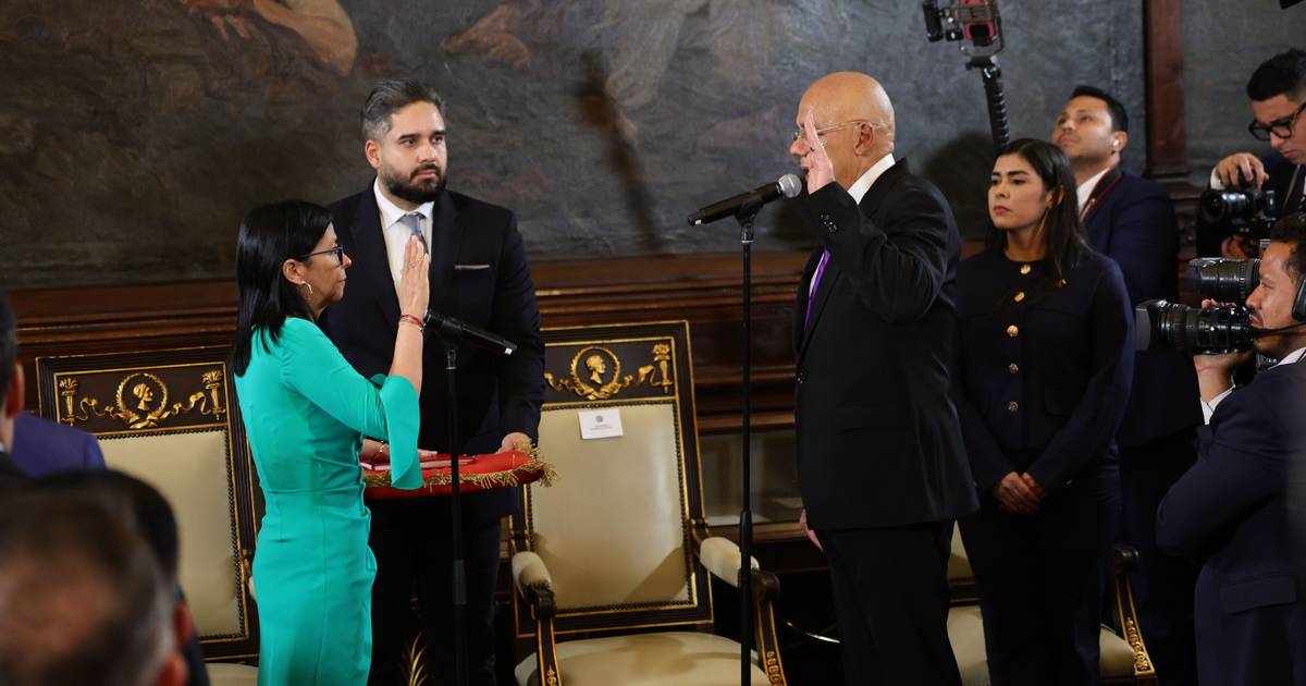 Controlo aperta na Venezuela: jornalistas presos, manifestações proibidas e “operações stop” para verificar telemóveis