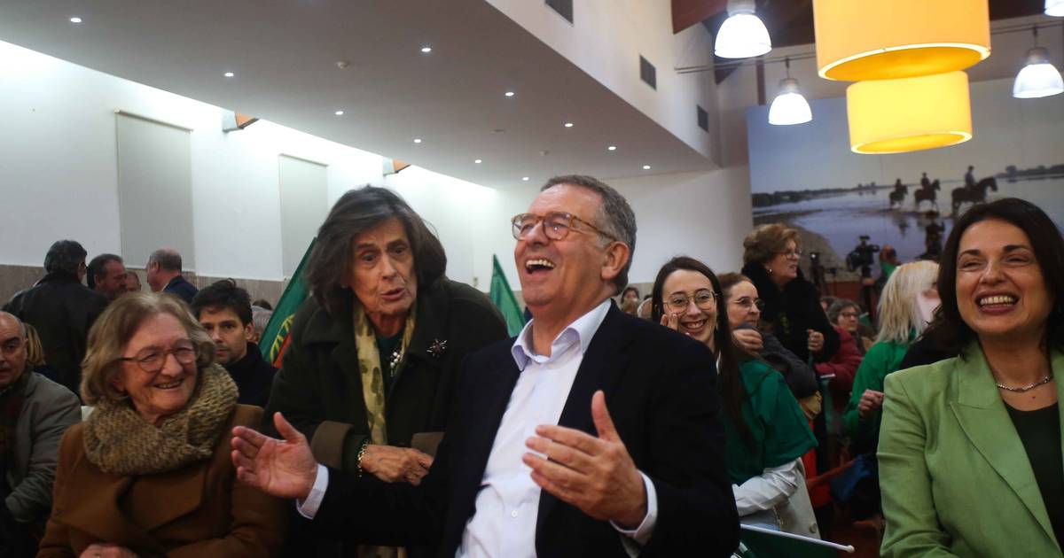 Dia de feiras e arruadas, candidatos apostam no contacto com as pessoas