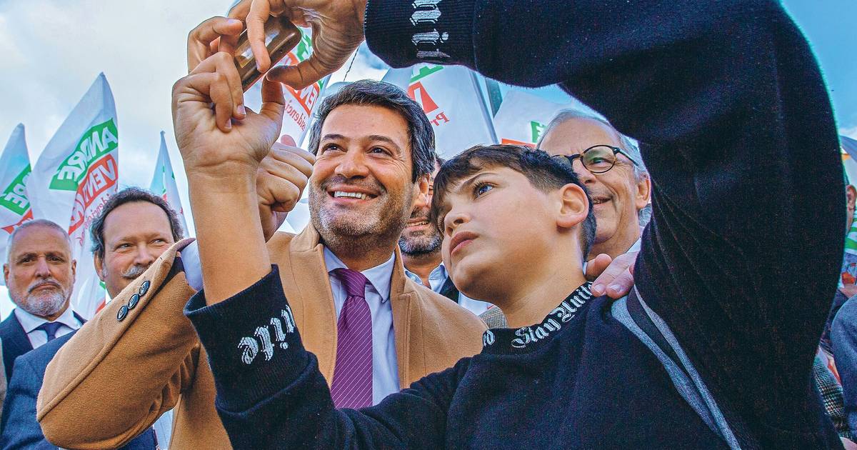 André Ventura atira ao “candidato do montenegrismo”: Mendes é o alvo preferido