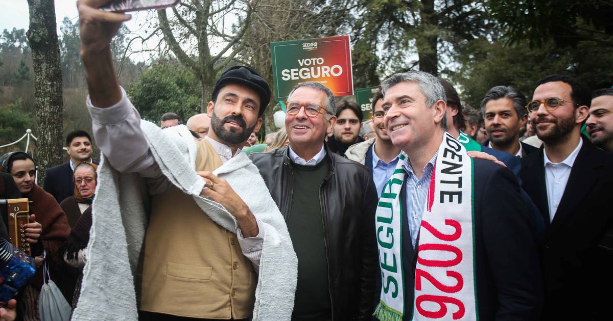 Seguro faz equilibrismo entre ser "suprapartidário" e "abençoado" pelo apoio do PS