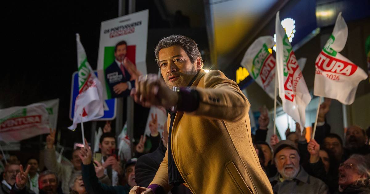 Ventura não quer “esmagar rosas”, mas lança “repto” a Montenegro para derrotarem Seguro juntos