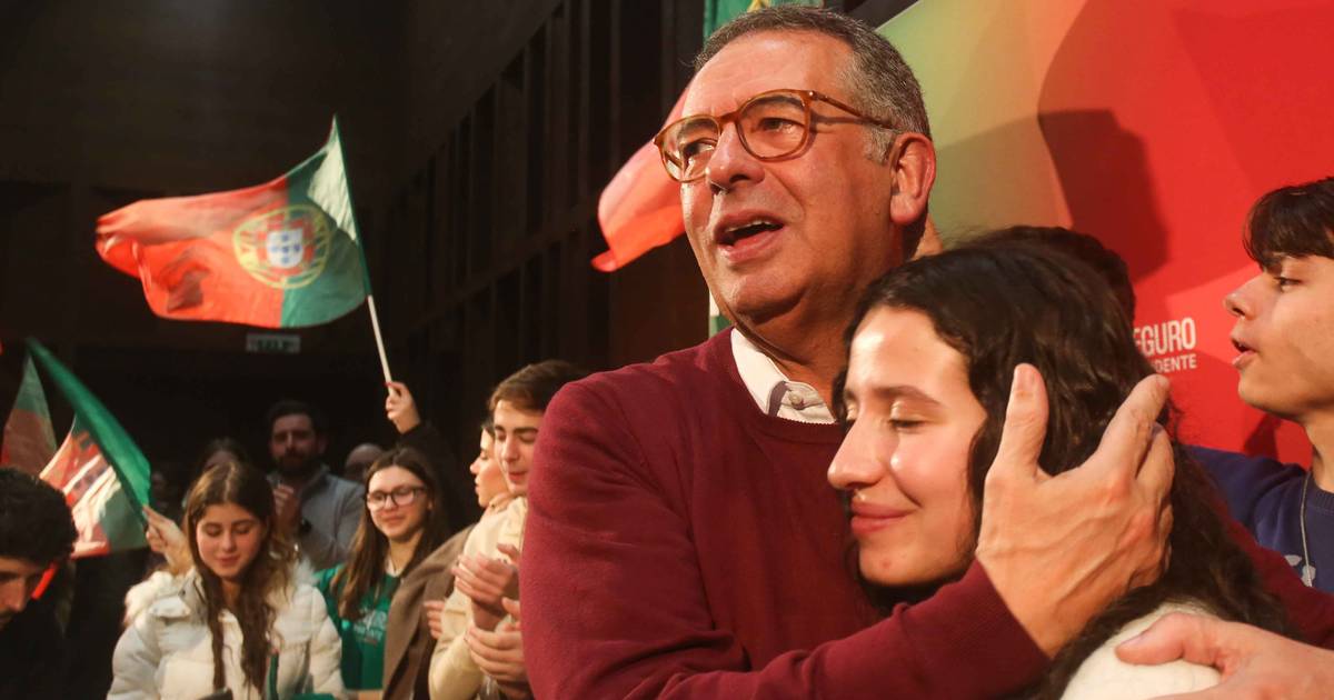 “Ninguém ganha com sondagens, é preciso ir votar”: Seguro não abranda em dia que recebe apoio de Pedro Nuno Santos
