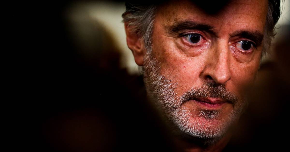 Um dia negro para Cotrim que pode matar o "momentum" na campanha