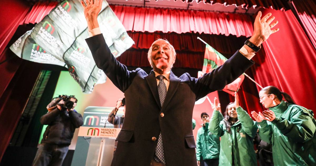 De manhã vai ganhar, ao almoço admite perder, ao jantar dramatiza: "As próximas 72 horas são decisivas" para Mendes