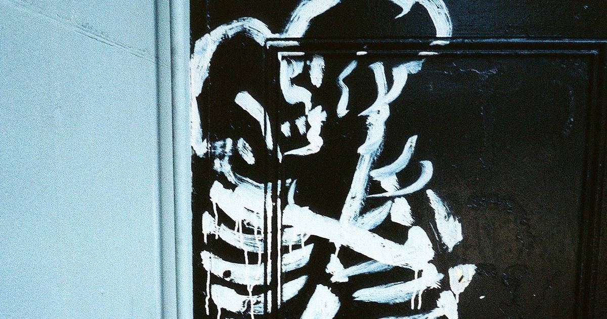 O abraço sexual dos esqueletos de Nan Goldin