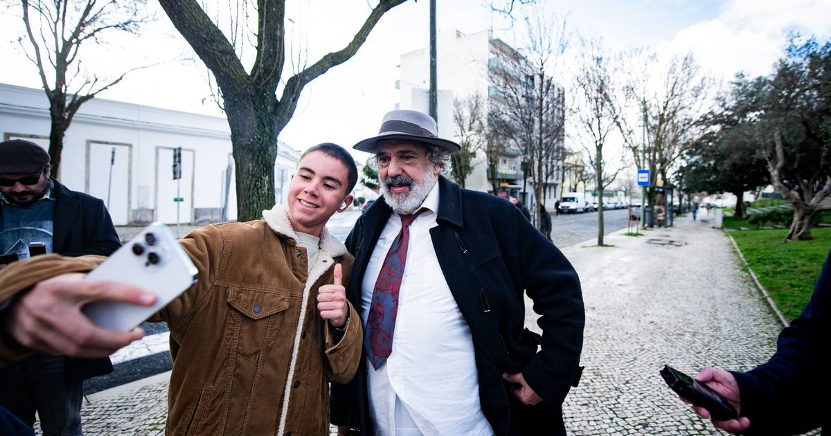 'A special hug to the Portuguese man in Indonesia who voted for me': Manuel João Vieira the day after his debut in the Presidential election