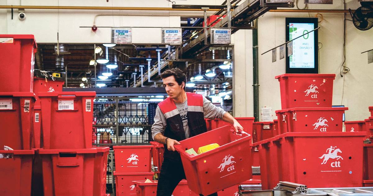 Menos cartas, mais encomendas, os CTT cresceram e têm novo rumo