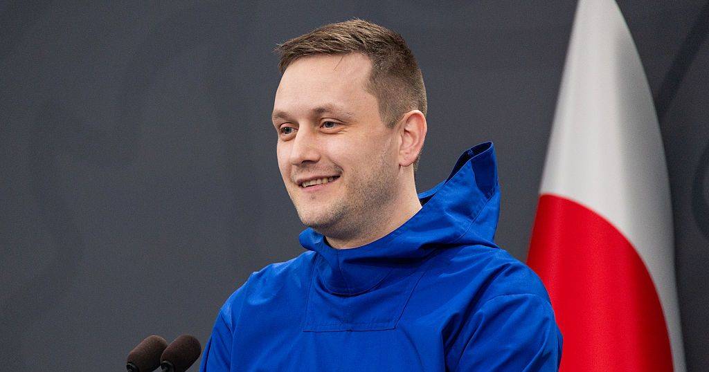 De campeão de badminton a primeiro-ministro da Gronelândia: quem é Jens-Frederik Nielsen, que “escolhe a Dinamarca em vez dos EUA”?