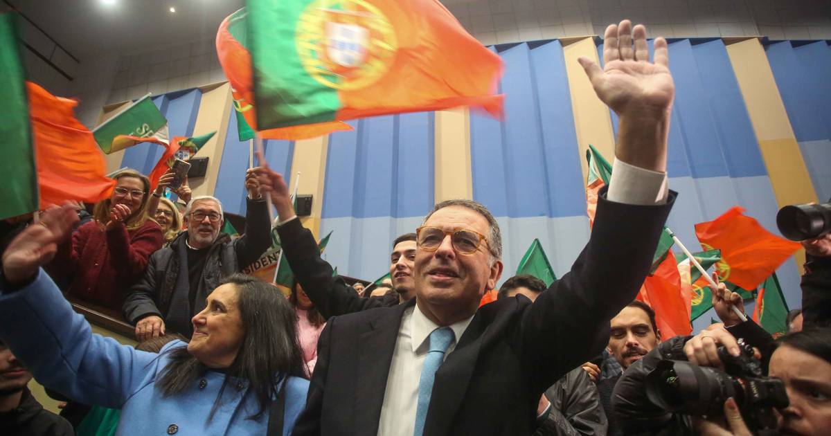 "Precisamos que a saúde e a escola públicas passem à segunda volta": Seguro apela aos “progressistas” para garantir uma “boa vindima”