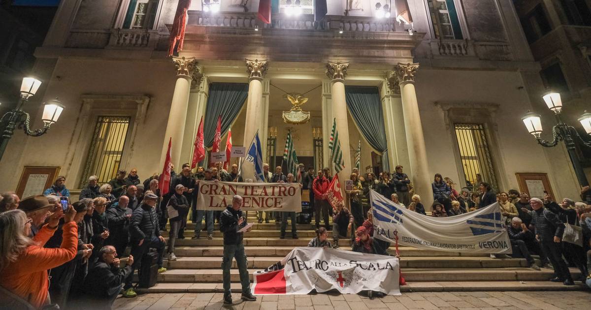 Músicos da Ópera La Fenice manifestam-se contra o currículo da nova diretora