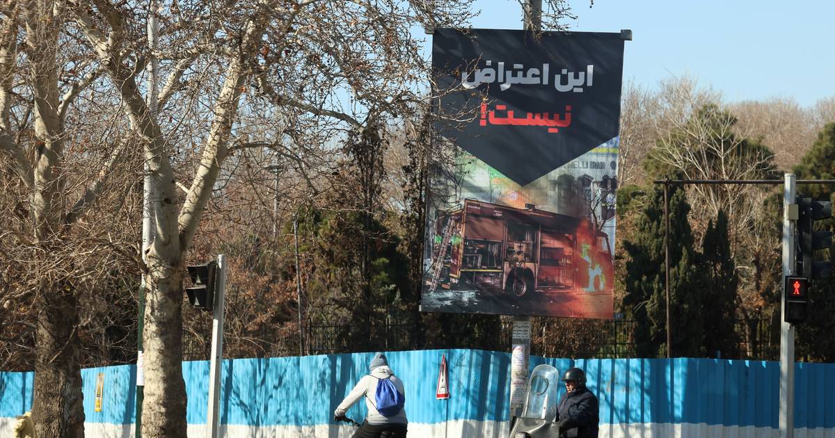 Amnistia denuncia que adolescente detido em protestos no Irão será executado quarta-feira