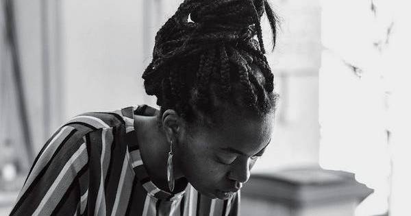 Design: abram alas para Eneide Lombe Tavares, cujo design se cruza com o artesanato