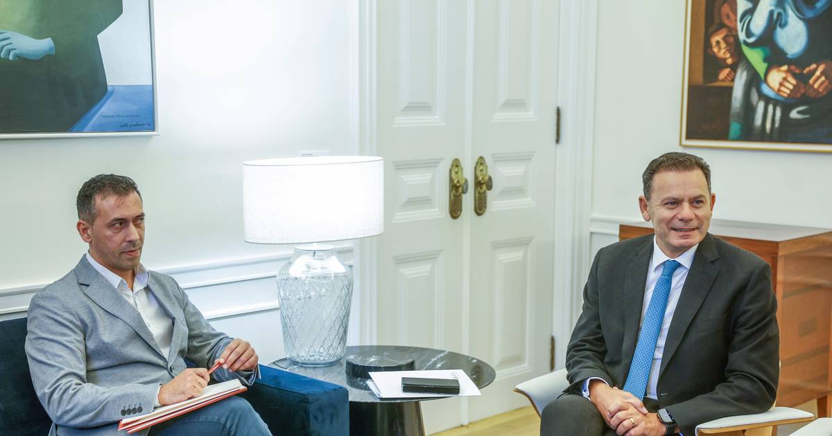 Salário mínimo no Estado sobe para 1117 euros até 2029