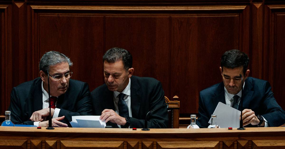 Governo pede novo adiamento do debate quinzenal: "Prioridade absoluta" é coordenação operacional e proteção das populações