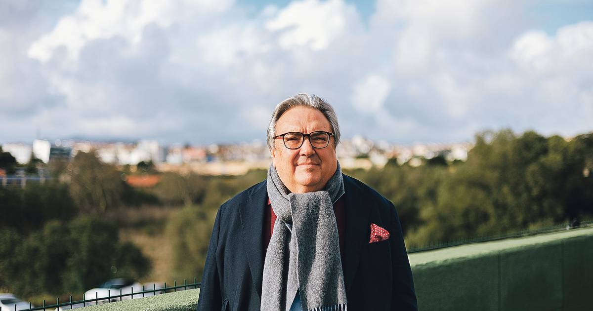 There is no speculative bubble because people keep buying