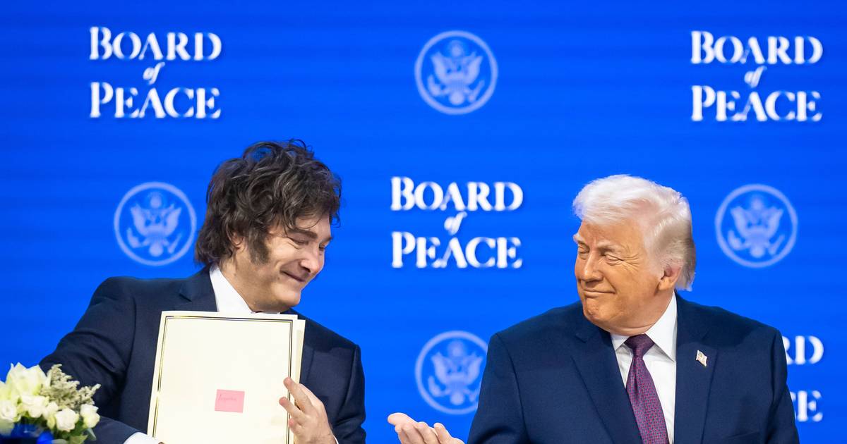 Milei volta a atacar socialismo e apelida Pedro Sánchez de “inapresentável” em discurso em Madrid