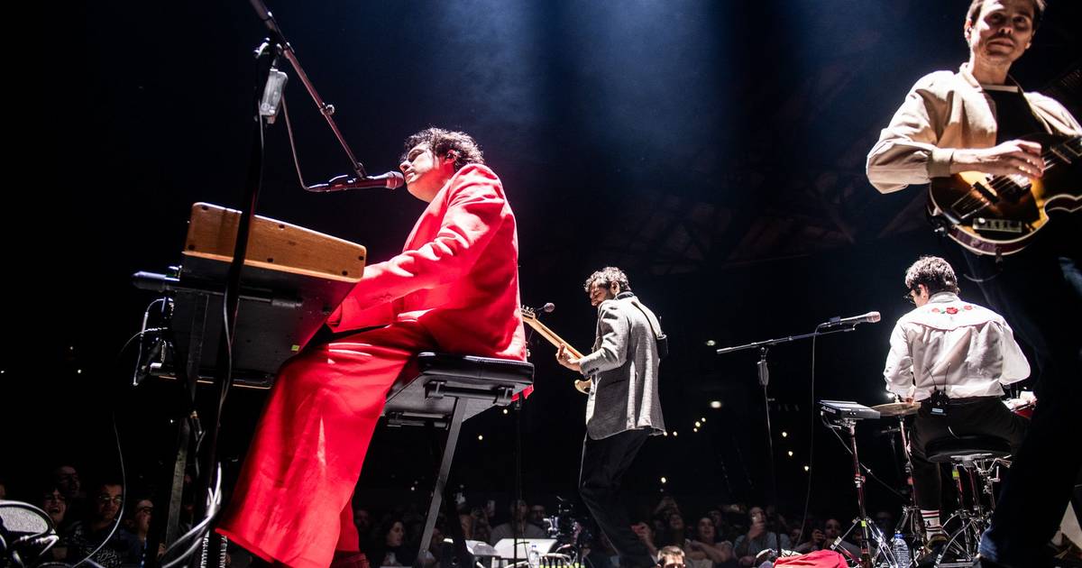 Capitão Fausto live at MEO Arena: the night the venue 'was on fire', no one stopped dancing and Marcelo saw it all from the front row