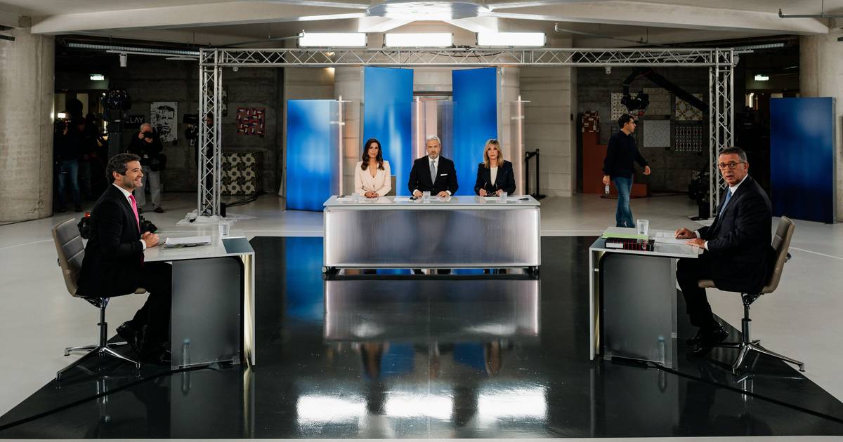 Seguro says the situation in healthcare is "unacceptable"; Ventura accuses opponent of being a "kind of Queen of England"