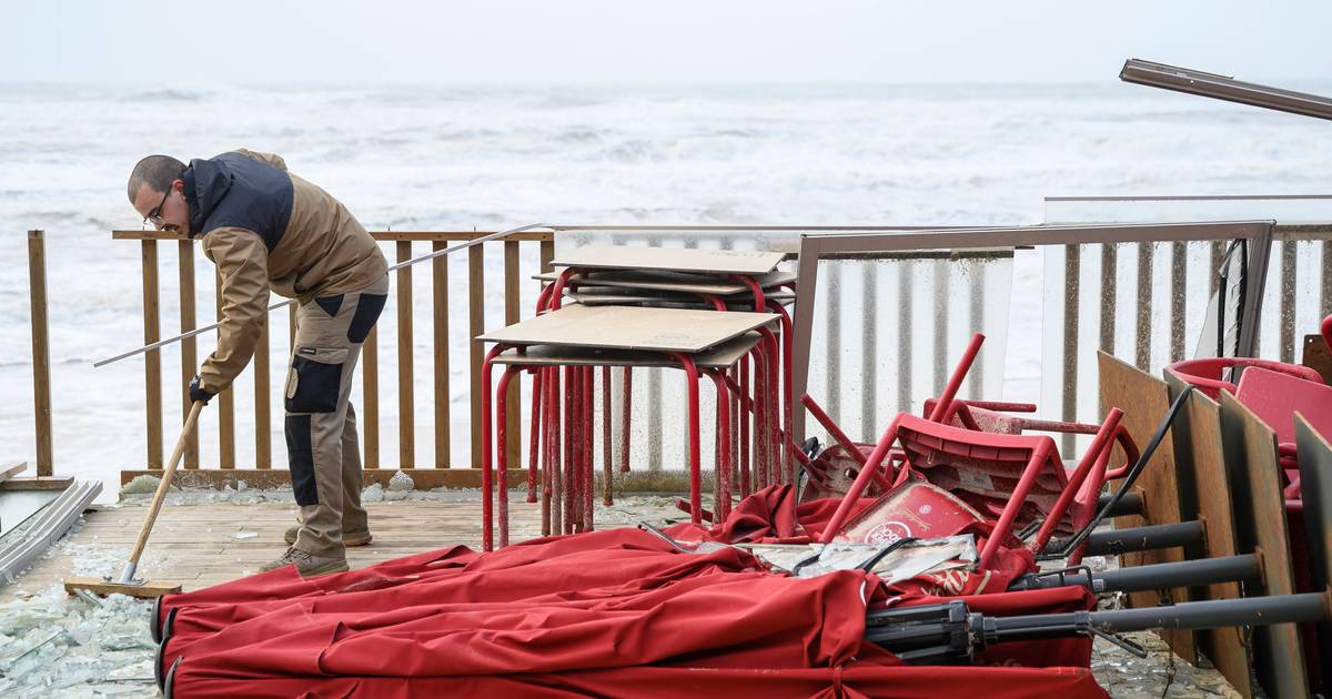 'We are isolated from the world': in Praia da Vieira, the storm's 'buffer', residents have been without power or internet for five days