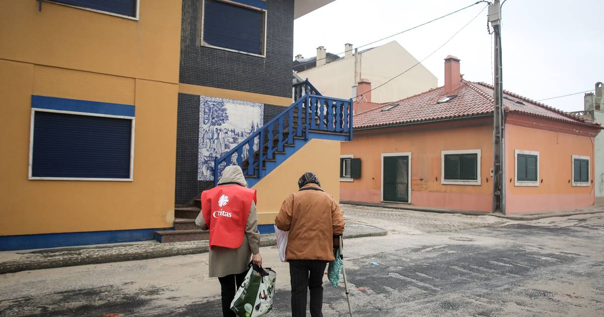 Cáritas de Leiria recebeu €2,3 milhões em donativos, mas só conseguiu apoiar 16 famílias com 142 mil euros