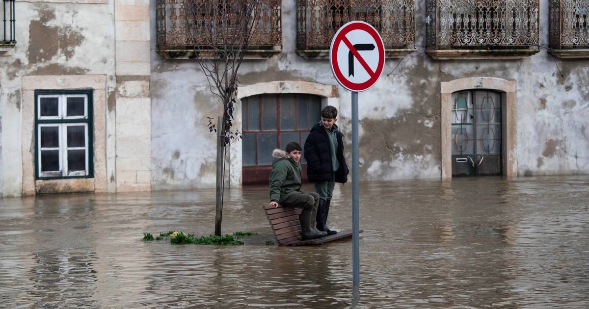 Risco de inundações rápidas em Lisboa, Setúbal e Oeste, chuva intensifica-se a partir das 18h
