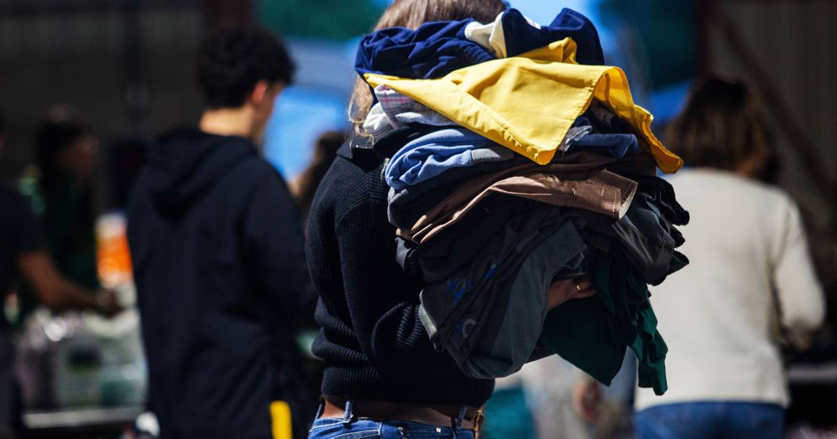eslizamento de terras obrigou à retirada de 31 pessoas na Costa da Caparica