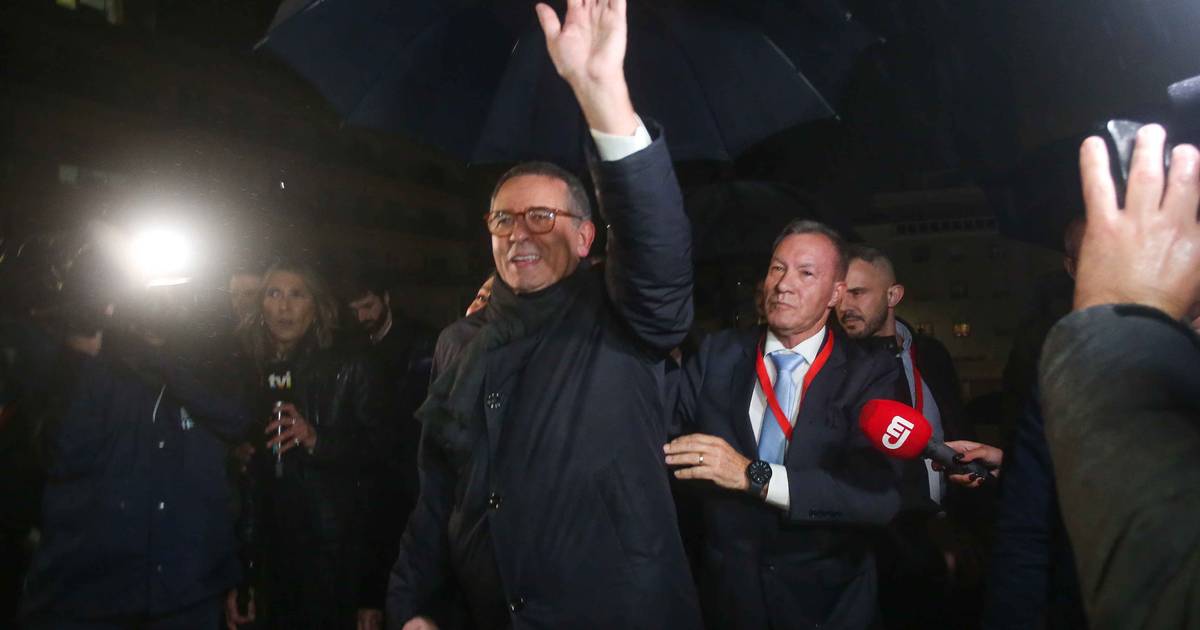 “Comigo não ficará tudo na mesma, devemos isso aos portugueses”: veja na íntegra o discurso de vitória de António José Seguro