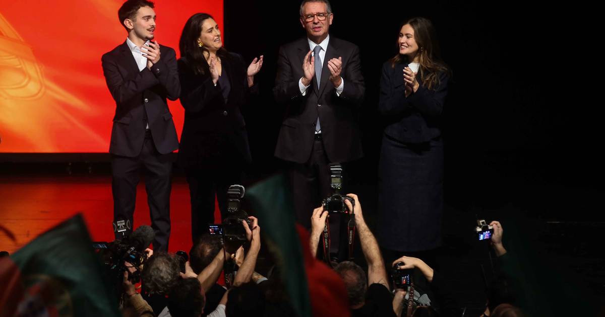 Seguro festeja vitória histórica com garantia a Montenegro: "Não será por mim que será interrompida" a legislatura