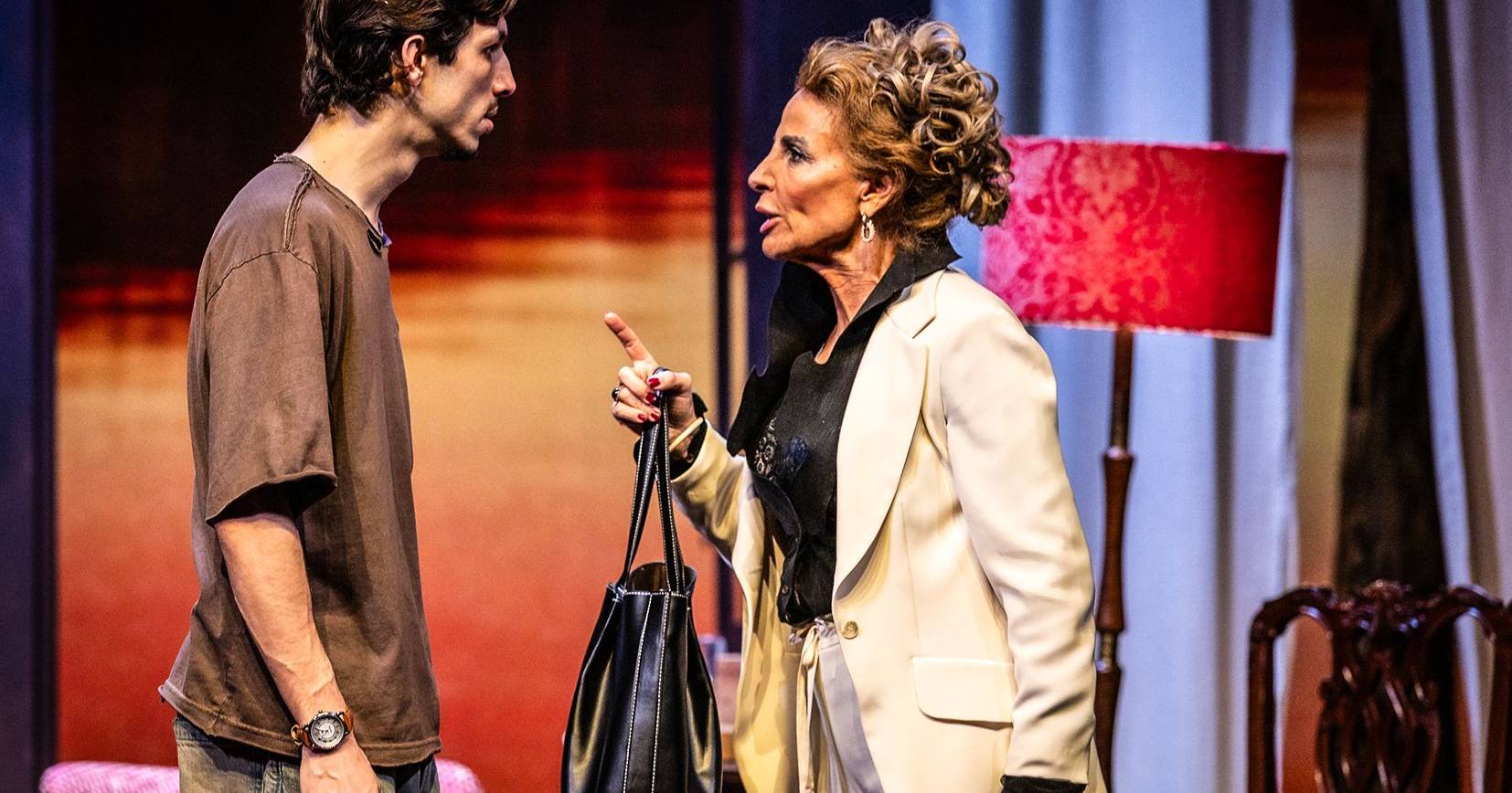 Teatro: Em “A Gaivota”, de Tchekhóv, tudo importa e nada é supérfluo Teatro: Em “A Gaivota”, de Tchekhóv, tudo importa e nada é supérfluo