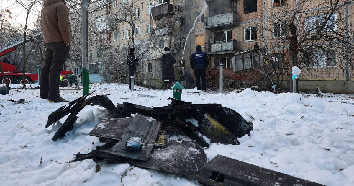 Drone russo atinge central energética ucraniana e corta luz a 54 mil pessoas