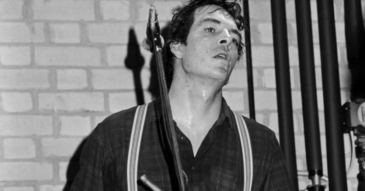 Morreu Andrew Ranken, baterista dos Pogues