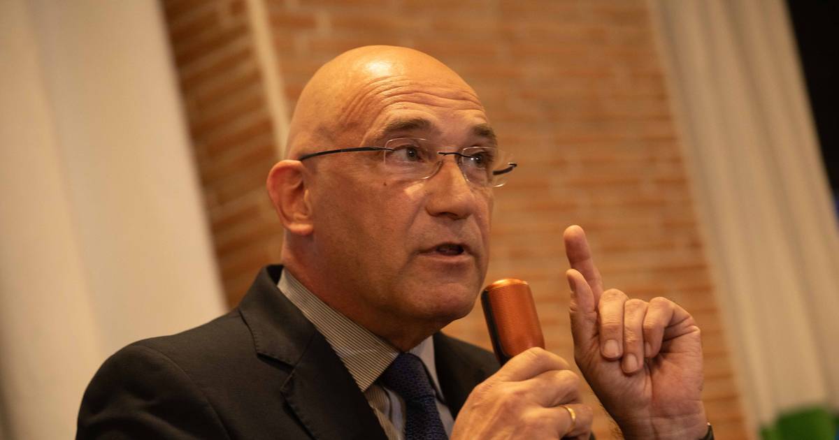 Passos considera absurda proposta do Chega de baixar idade da reforma: 