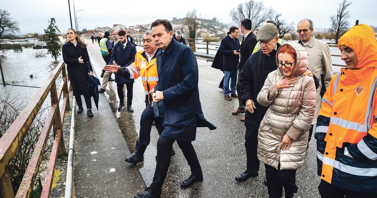 Vem aí um plano para fazer face aos efeitos da tempestade, mas o primeiro atrasou-se