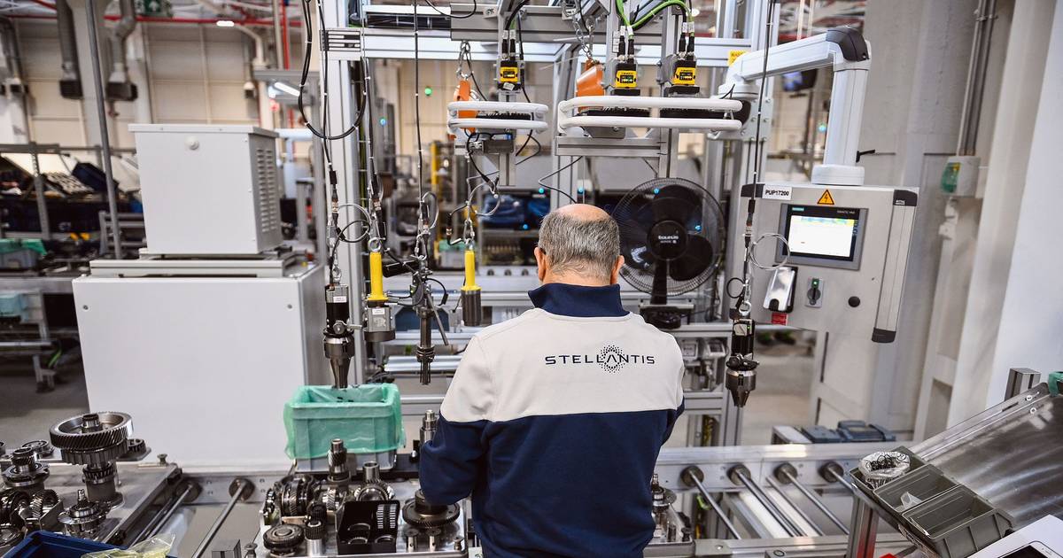 Contas da Stellantis gripam e conduzem ações para mínimos