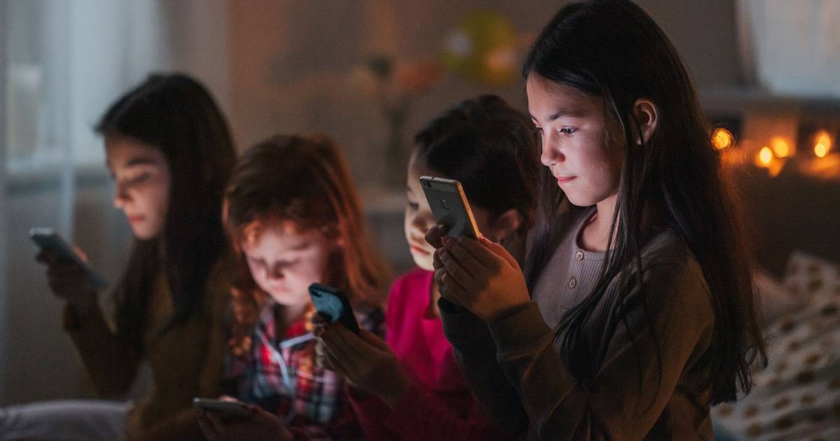 Uso de redes sociais travado abaixo dos 16