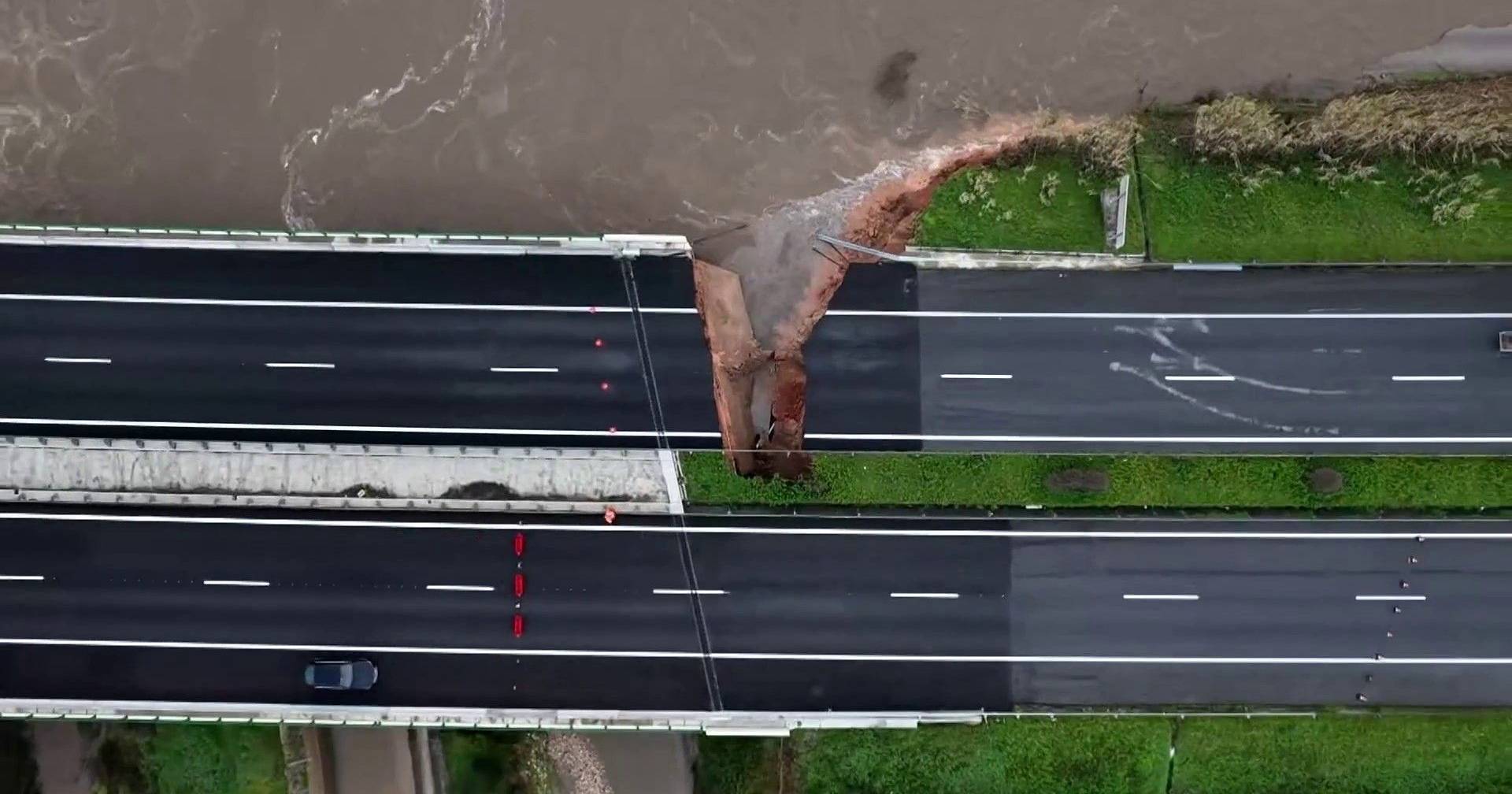 Colapso do viaduto da A1 em Coimbra: imagens de drone revelam impacto do rebentamento do dique do Mondego