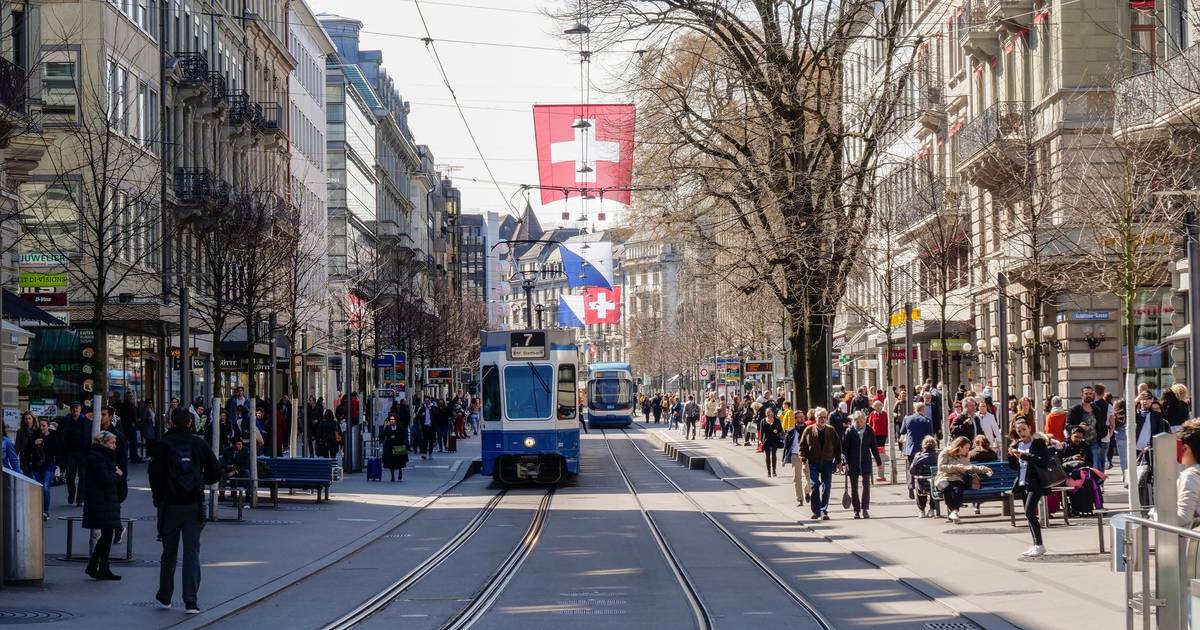 Pode a Suíça limitar a população a 10 milhões? Perguntas e respostas para entender a proposta defendida pela extrema-direita