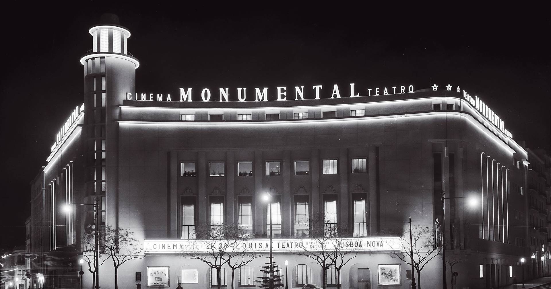 Uma pequena história de amor que começou quando as salas de cinema eram palácios Uma pequena história de amor que começou quando as salas de cinema eram palácios