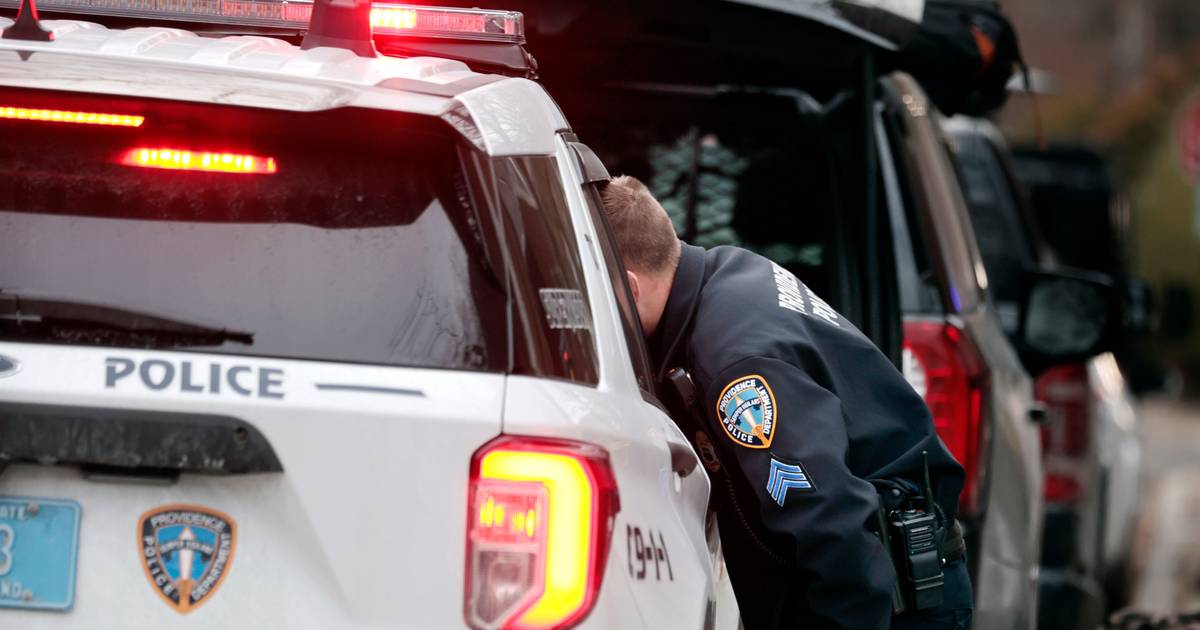 Ataque a tiro em jogo de hóquei em Rhode Island faz dois mortos, além do atirador