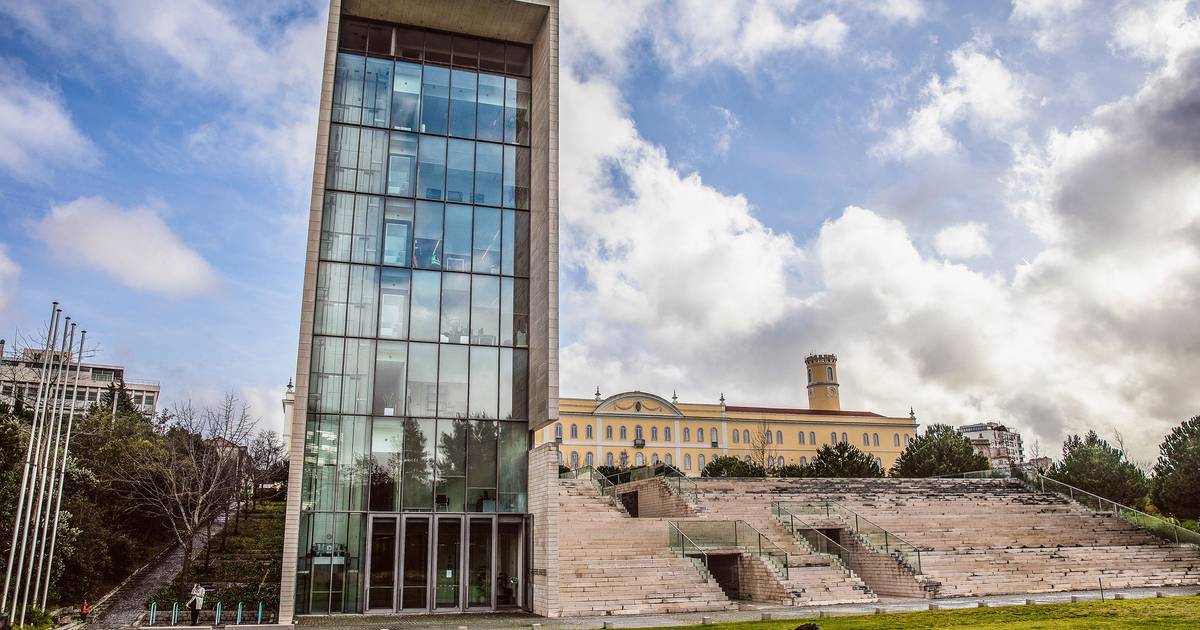Impasse na Universidade Nova: Bloco de Esquerda pressiona "normalização" da situação