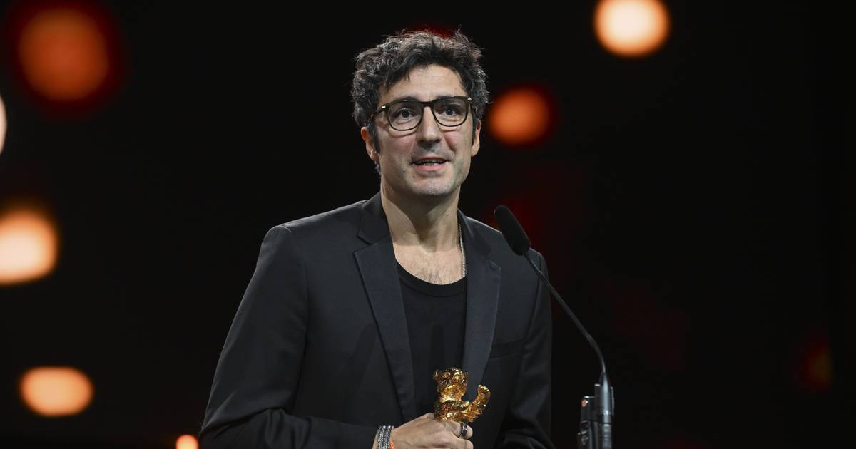 “Gelbe Briefe”, do turco-alemão Ilke Çatar, vence Urso de Ouro do festival de cinema de Berlim