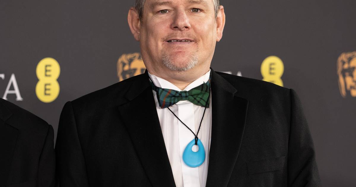 Homem com Síndrome de Tourette interrompe várias vezes os BAFTAs com insultos: academia inglesa agradece “a compreensão”