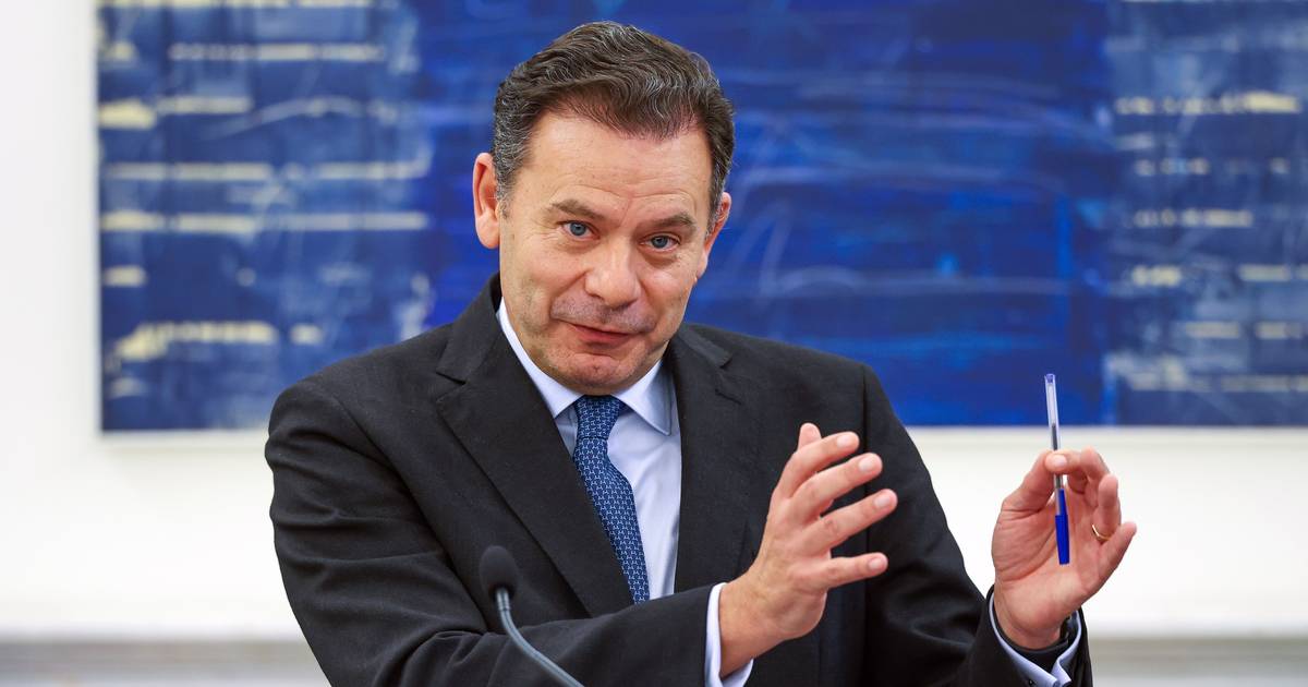 Seguro recebe Luís Montenegro esta terça-feira