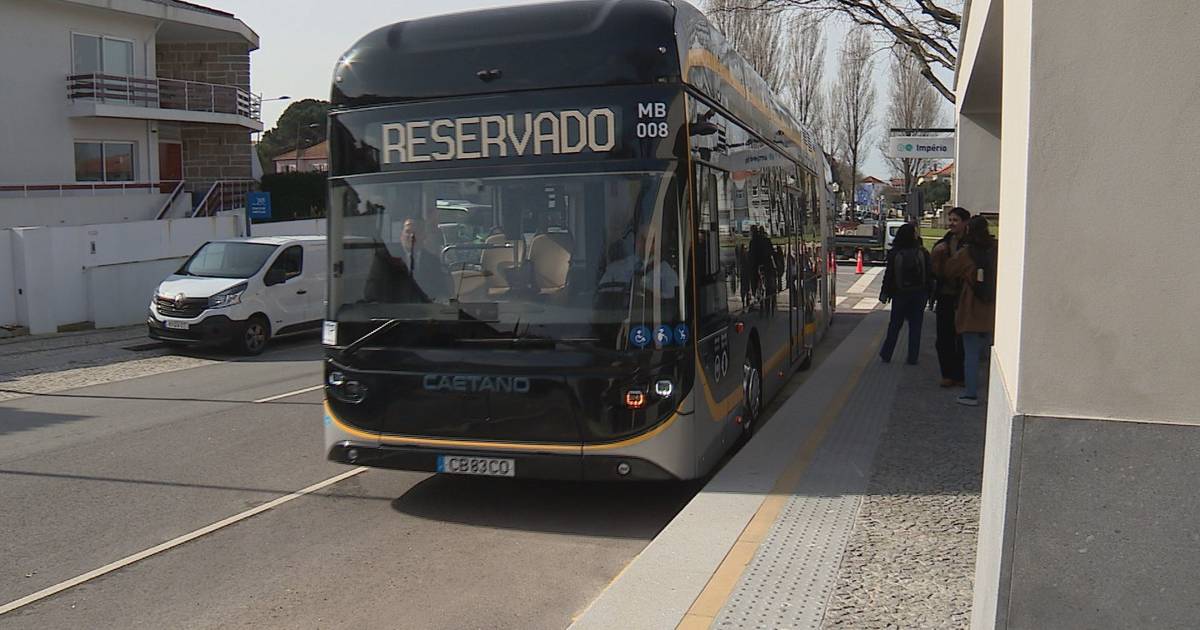 Metrobus do Porto deixa esta segunda-feira de ser gratuito