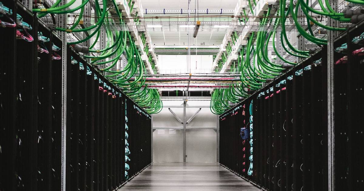"Quimici eterni": c'è un altro rischio potenziale nascosto nel boom dell'intelligenza artificiale