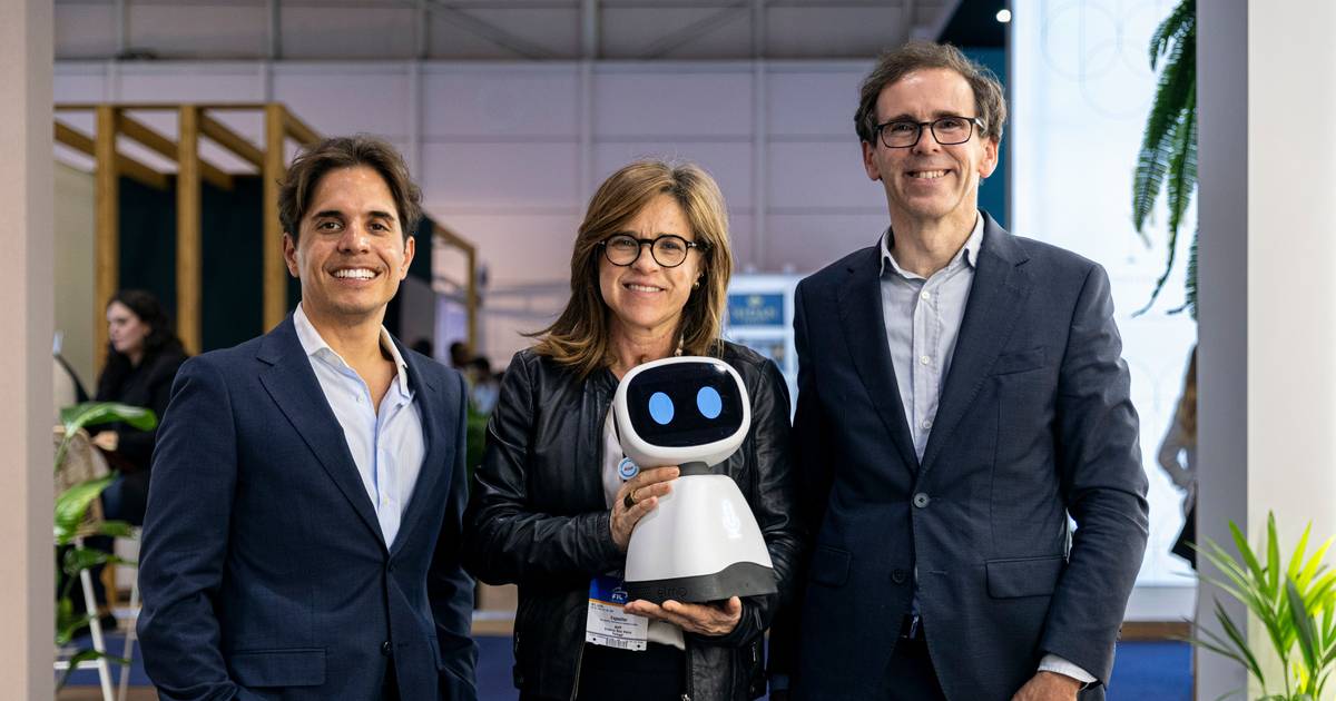 Cristina Siza Vieira: “Irrita-me imenso quando um chatbot insiste, até que eu digo: ‘quero falar com um operador humano’”
