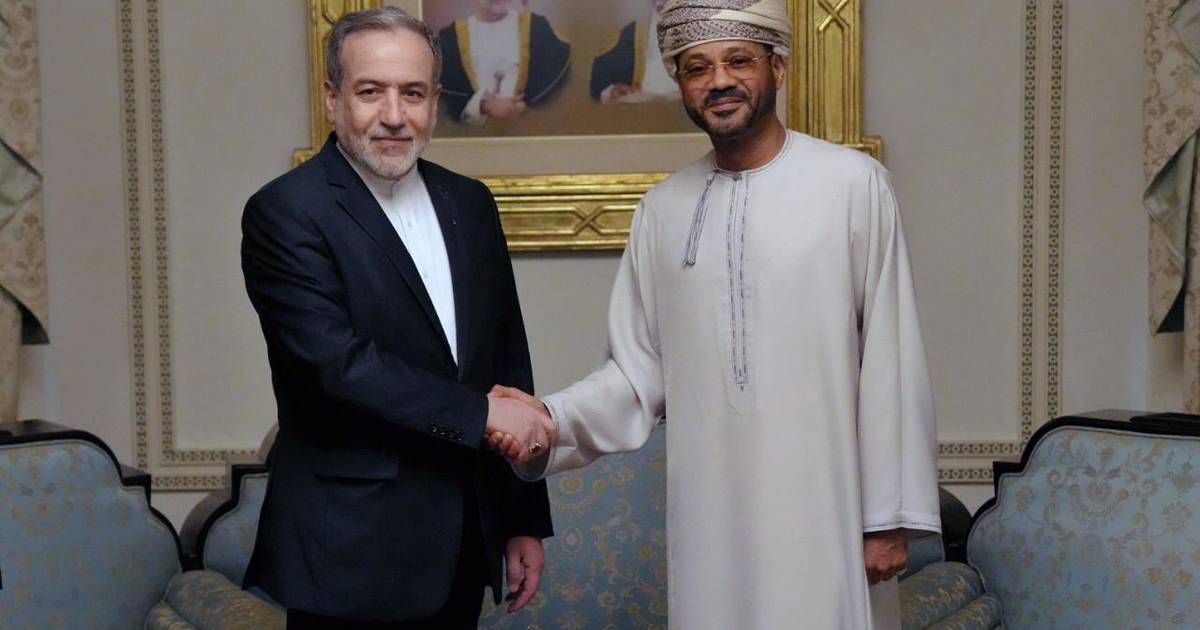 Omã: o sultanato que tem na diplomacia o seu seguro de vida e que passou de mediador entre Irão e EUA a alvo de guerra