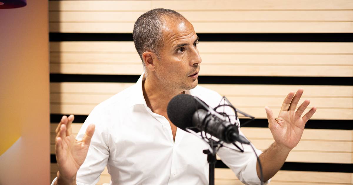 “Uma pessoa contou-me que a caminho do Norte passou por um pórtico que dizia ‘Bem-vindos a Ermesinde, terra das gajas boas’”: Ricardo Araújo Pereira e o impacto cultural de um sketch do Gato Fedorento