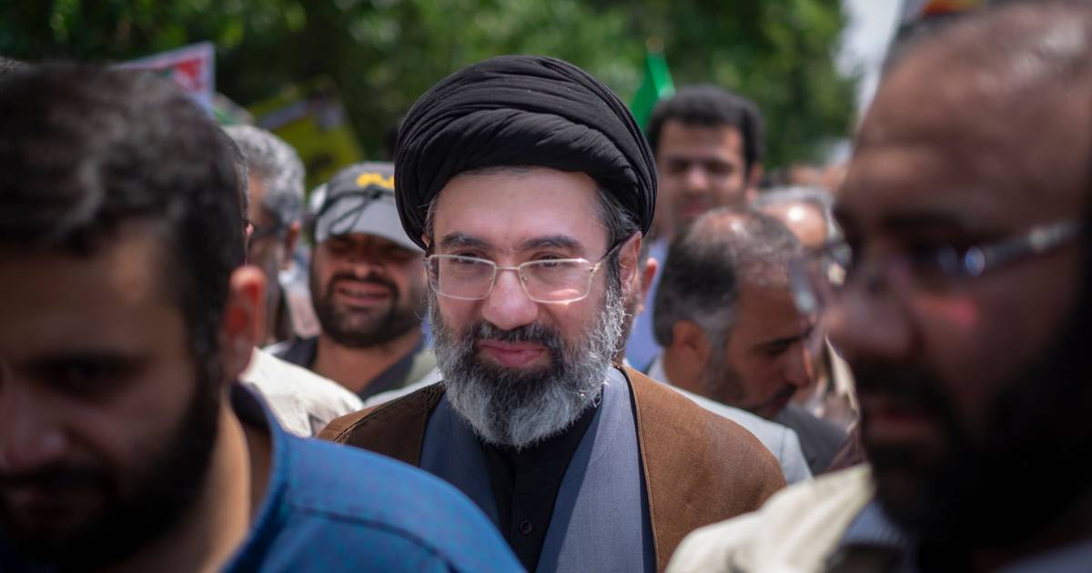 Da polémica sucessão monárquica às opções ligadas ao clero, quem será líder supremo do Irão depois de Ali Khamenei?