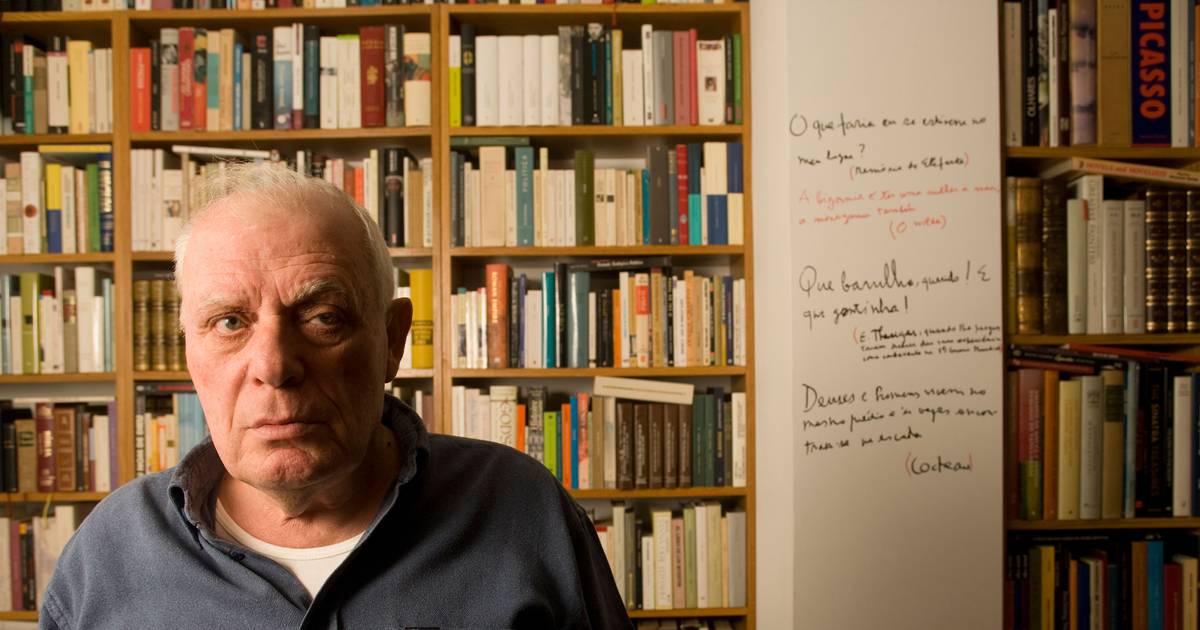 Livro inédito de poemas de António Lobo Antunes será publicado em abril